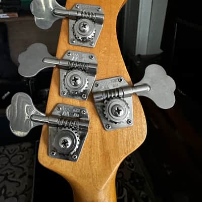 Left-Handed Music Man Sabre Bass – 1980/81 – Vintage USA – Sunburst, Maple Neck, Calzone Flight Case image 6