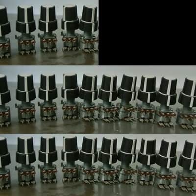 Lot of 25 ALPS 10K/250KA Dual Concentric Potentiometer W/ Knobs image 1
