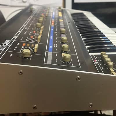 Roland Jupiter 6 61-Key Synthesizer with Europa Mod 8 Extra analogue preset banks - Grey image 3