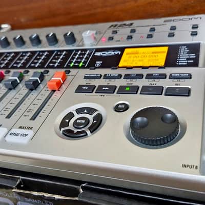 Zoom R24 Mint Condition image 6