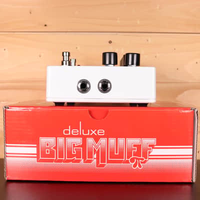 Electro-Harmonix Deluxe Big Muff Pi Fuzz/Distortion/Sutainer - Guitar Effect Pedal image 4