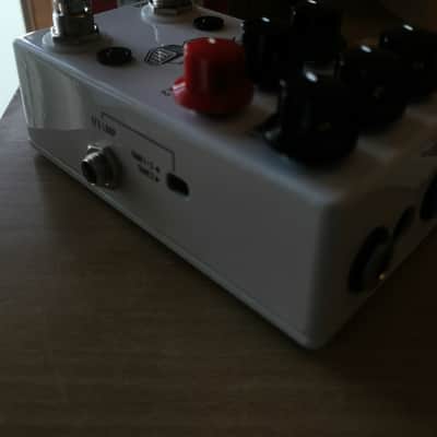 JHS Spring Tank Reverb 2024 - Present - White image 15