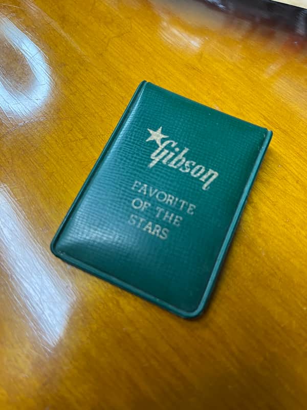 Vintage 1950’s Gibson Green Pick Pouch - Case Candy image 1