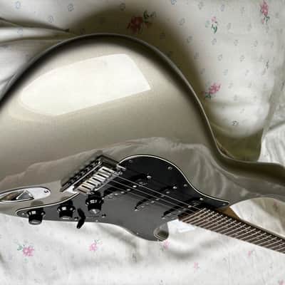 Fender American Deluxe Stratocaster with Rosewood Fretboard 2004 - 2010 - Chrome Silver image 4