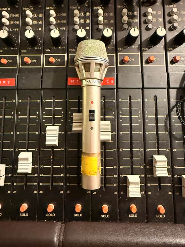 AKG D190M image 1