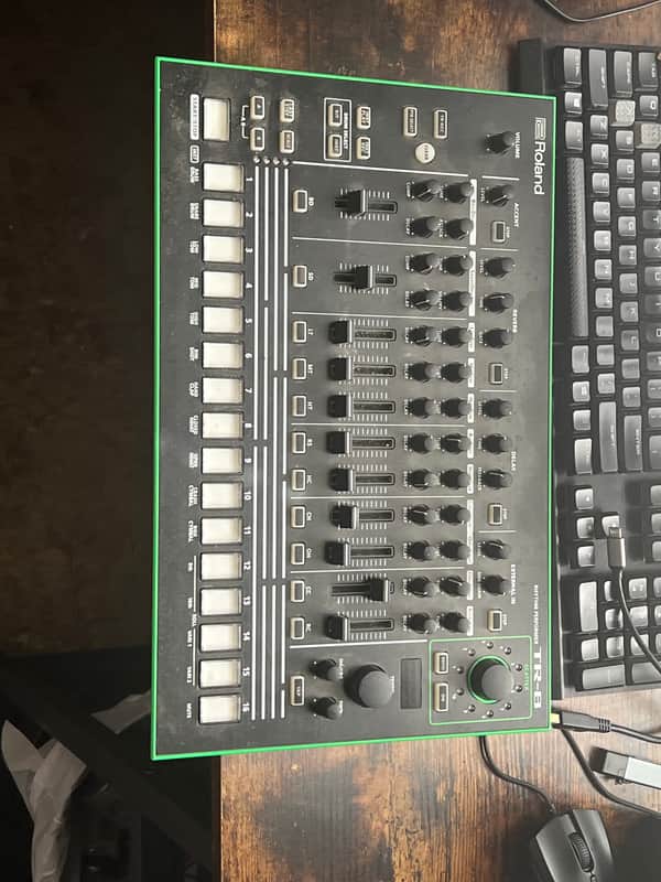 Roland AIRA TR-8 Rhythm Performer Drum Machine 2014 - Present - Black image 1
