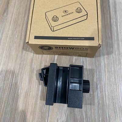 Mackie Showbox with Backpack and 2 Button Foot Switch in Mint Condition - Black image 5