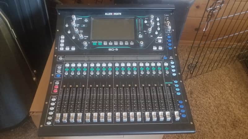 Allen & Heath SQ5 image 1