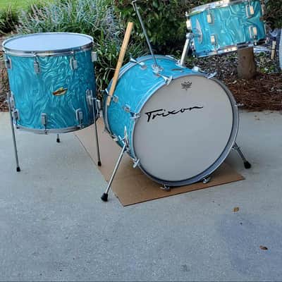 Trixon Luxus 3pc Drum Set 1960’s  - Aquamarine Satin Flame image 2