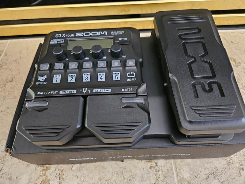 Zoom G1X Four Multi-Effects Processor - Black image 1
