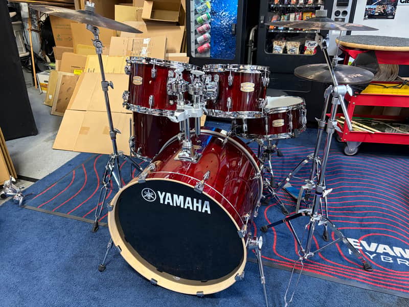 Yamaha Stage Custom 5 piece/hardware/cymbals 2026 - cherry lacquer image 1