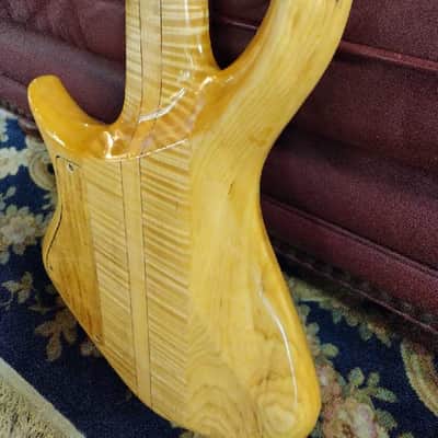 Custom Warrior 5 String Bass Natural Flame Maple Mint OHSC Free Shipping! image 4