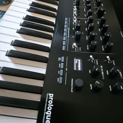 Korg Prologue 8 Polyphonic 49-Key 8-Voice Analog Synthesizer 2018 - Present - Black/Wood image 5