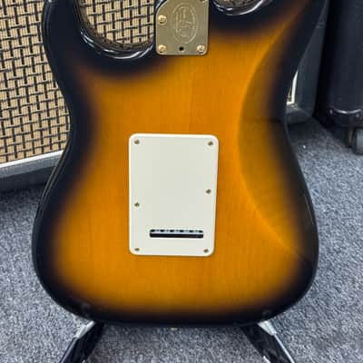 Fender 50th Anniversary American Deluxe Stratocaster 2004 - Sunburst image 8