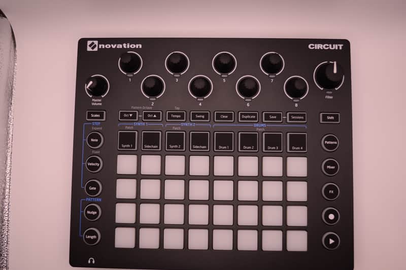 Novation Circuit Groovebox 2015 - 2021 - Black Bild 1
