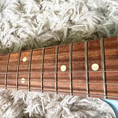 Fender Vintera '60s Stratocaster with Pau Ferro Fretboard 2019 - 2023 - Ice Blue Metallic image 5