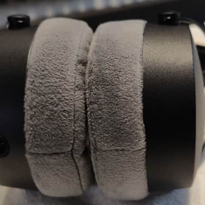 Beyerdynamic DT 700 Pro X Closed-back Studio Mixing Headphones image 4