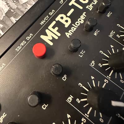 Red Rec/ManTrg/play button cap for MFB Tanzbar Drum Machine image 2