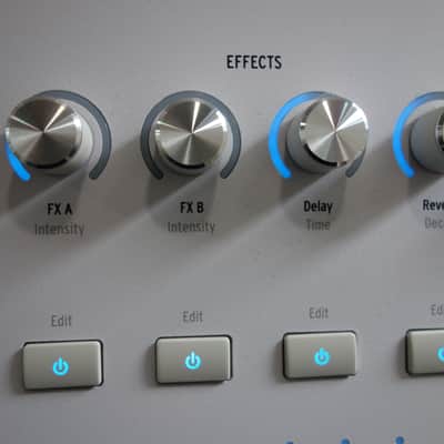 Arturia AstroLab 61-Key Stage Keyboard 2025 - Present - White image 12