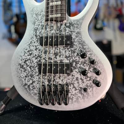 Ibanez 25th-anniversary BTB Standard 6-string Electric Bass - Silver Blizzard Matte FREE PLEK! 988 image 2