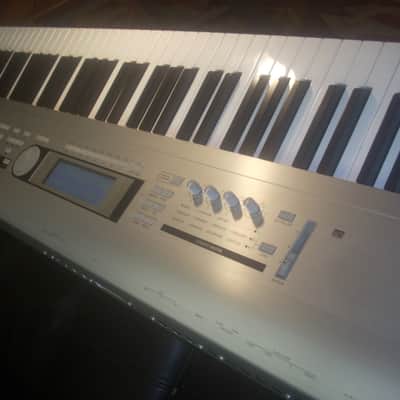 Korg Triton LE 88 key Synthesizer image 5