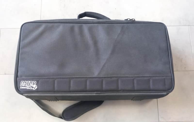 GATOR GPB-BAK-1 Larg 60x27 cm Aluminum Pedalboard with Carry Bag image 1