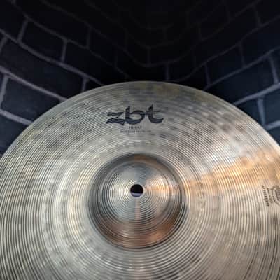 Zildjian 14" ZBT Hi‑Hat Cymbals (Pair) – 2005–2019 – Traditional Finish – Bright Attack • Cutting Chick image 5