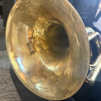 Blessing Artist Marching baritone with case and mouthpiece image 12