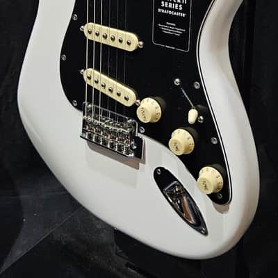 Fender Player II Stratocaster Electric Guitar - Polar White with Maple Fingerboard 2024 image 6