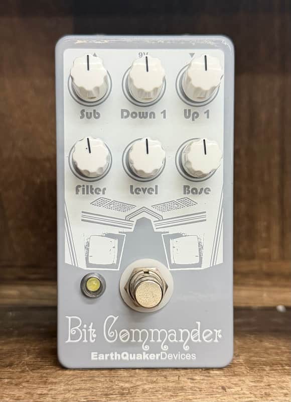 EarthQuaker Devices Bit Commander Analog Octave Synth
