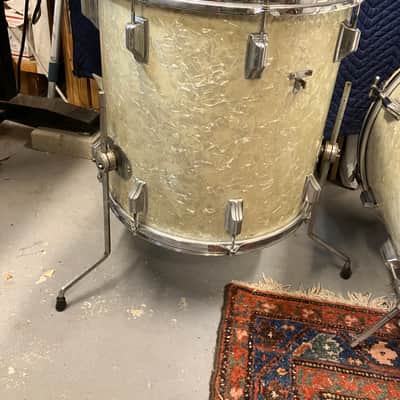 Vintage 1960’s Rogers Holiday Drum Set 20 12 16 Beavertail Lugs image 4