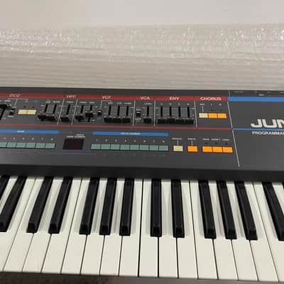 Immagine Roland Juno-106 61-Key Programmable Polyphonic Synthesizer 1984 - 1985 - Black - 3