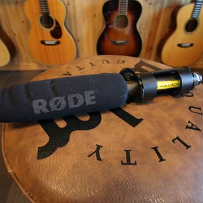 RODE NTG2 Shotgun Microphone Black with Mount + Windscreen Cover image 1
