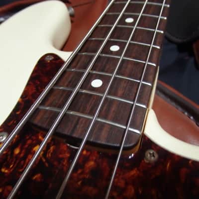 Rare Vintage Fender Japan JV JB62 Jazz Bass Vintage White w/gigbag 1982-83 image 3