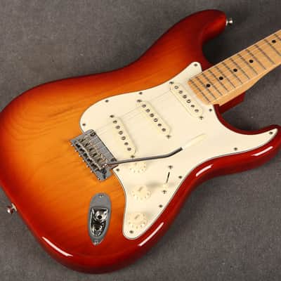 Fender American Pro Stratocaster - Sienna Sunburst - 2nd Hand image 11