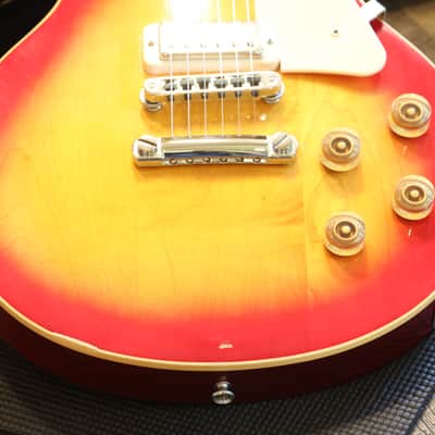1981 Gibson Les Paul Deluxe Electric Guitar Cherry Sunburst + OHSC image 5
