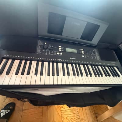 Yamaha PSR-E373 61-Key Portable Keyboard 2020 - Present - Black