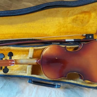 Suzuki Model 220 (1/10 Size) Violin, Japan 1975, with case & bow image 3
