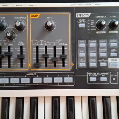 Roland SH-01 GAIA 37-Key Digital Synthesizer 2010 - 2012 - White image 6