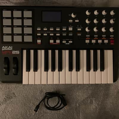 Akai MPK25 2012 - Black image 3