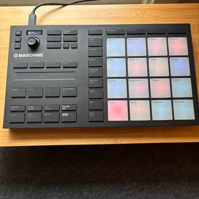 Native Instruments Maschine Mikro MKIII | Reverb