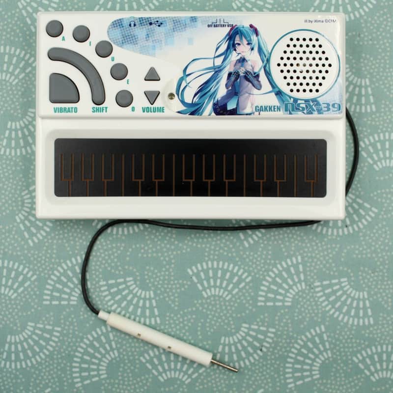 Gakken Otona no Kagaku NSX-39 Pocket Miku Singing Keyboard Miku