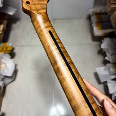 Reverse head Stainless steel 22fret Roasted flame Maple Electric guitar neck Satin 25.5in parts image 5