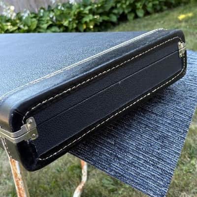 VINTAGE 1970's RICKENBACKER 4001 BASS CASE w/KEYS image 10