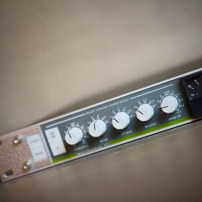 Smart Research C2 Stereo / Dual Mono Compressor image 5