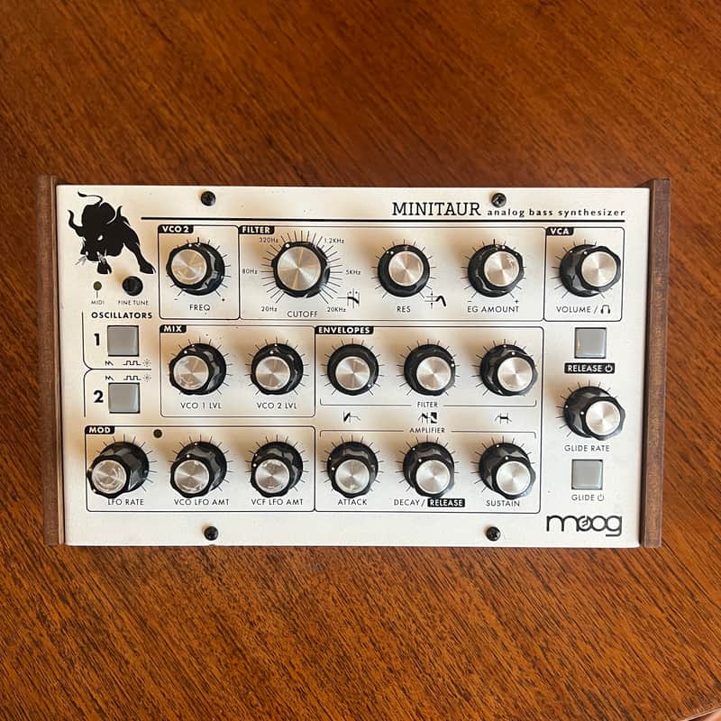 Moog Minitaur Limited Edition White (only 250 made) with original box and wood sides! image 1