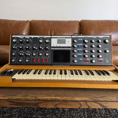 Moog Minimoog Voyager Performer Edition + VX-351 CV Expander