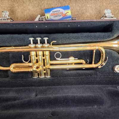 Yamaha YTR2335 Trumpet with Case image 1