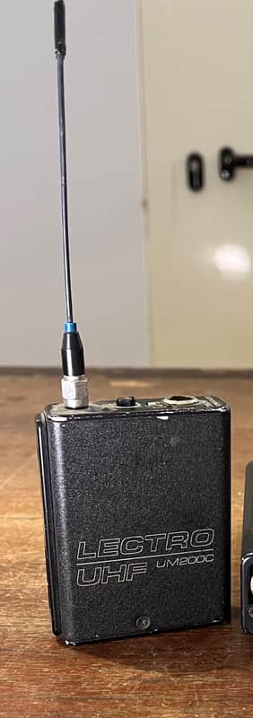 Lectrosonics UHF UM200C blk 26 (665.6-691.1) image 1