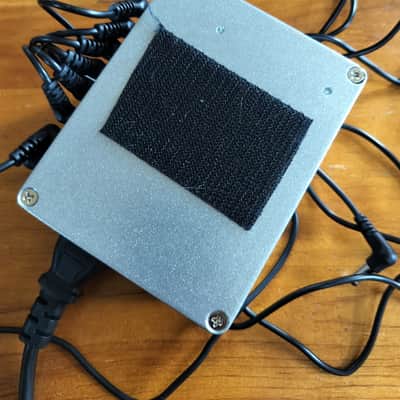 Walrus Audio Aetos 120V Clean Power Supply V1.5 Limited Edition - Platinum Series 2023 - Platinum image 2
